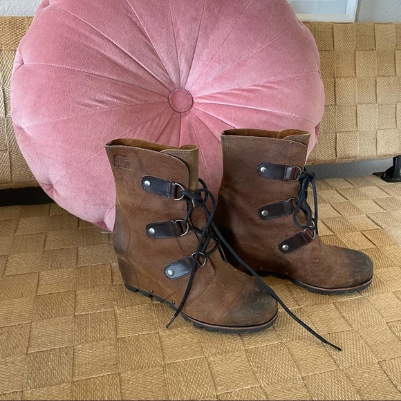 Sorel Joan of Arc I brown wedge booties 10 - Picture 1 of 7